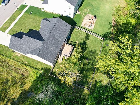 5th image of 3738 Spencer Way