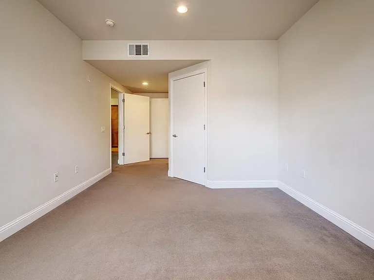 1852 Bonanza St — Photo 13