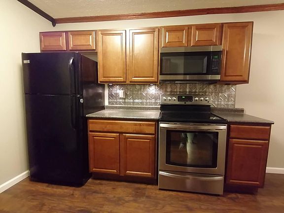 3rd image of 2060 Woodtrail Dr APT 21
