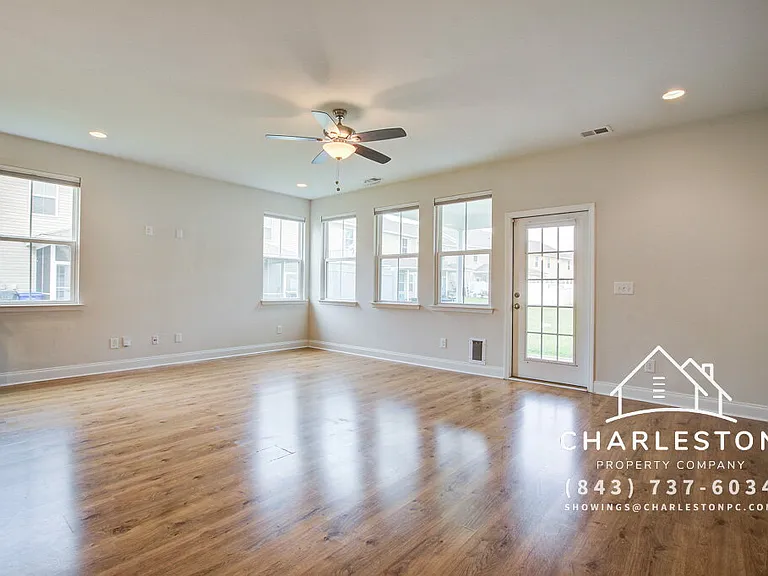 7824 Montview Rd — Photo 25