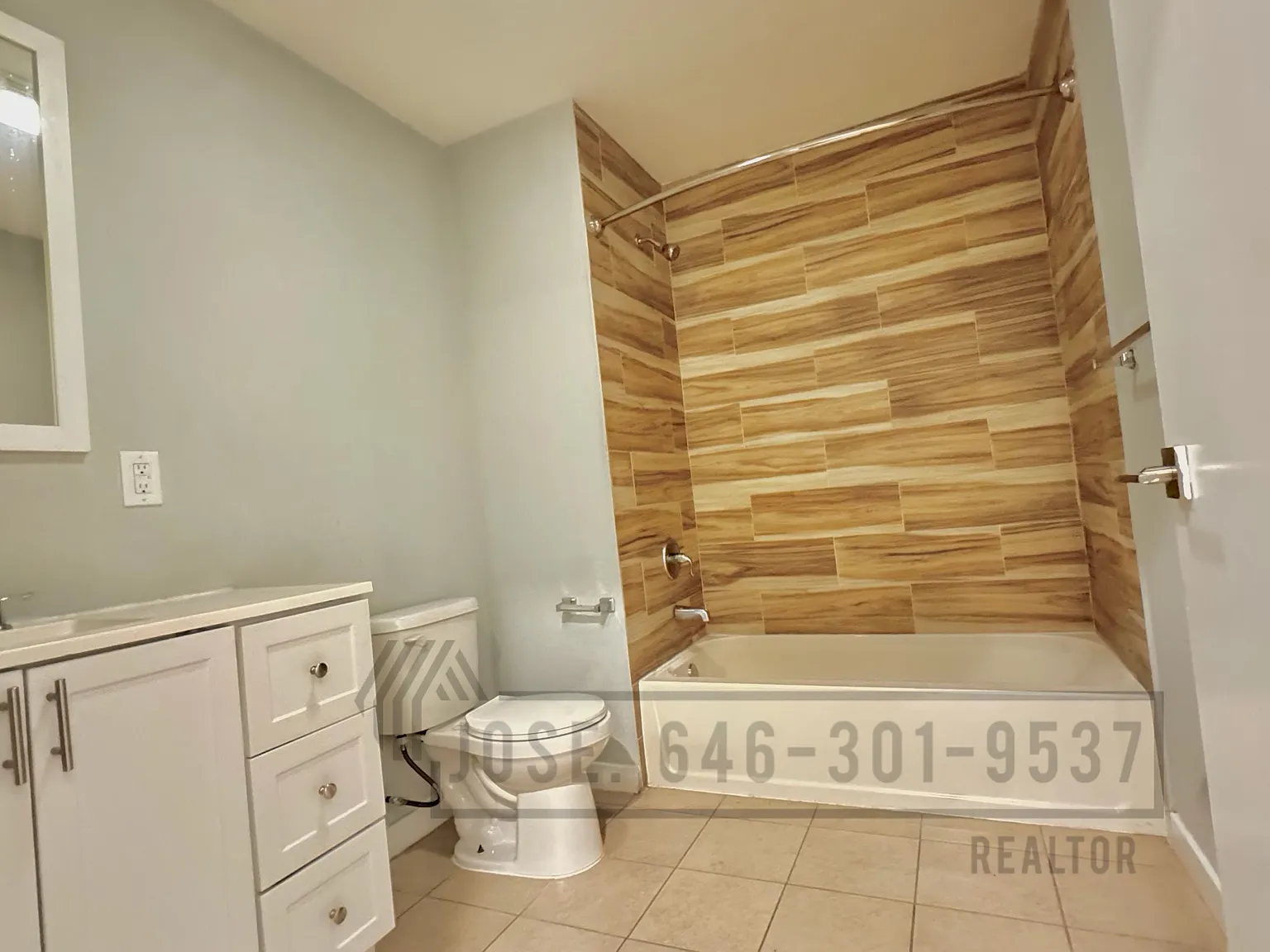 1 bed, $1,818 — Photo 4