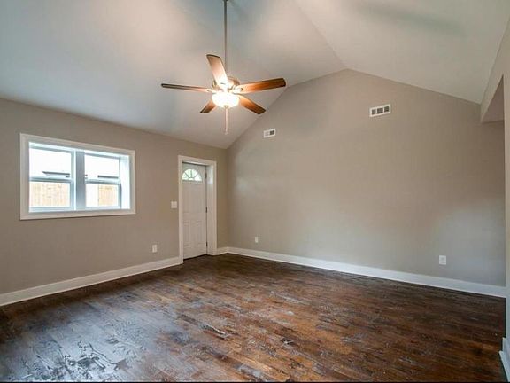 3rd image of 2706 Brunswick Dr #B