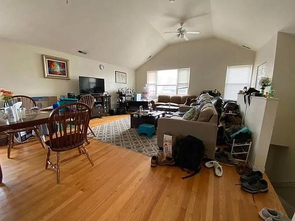 3rd image of 2220 W Grand Ave #2