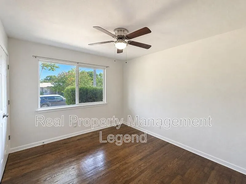 3 bed, 2.0 bath, 1119 sqft, $1,945 — Photo 4
