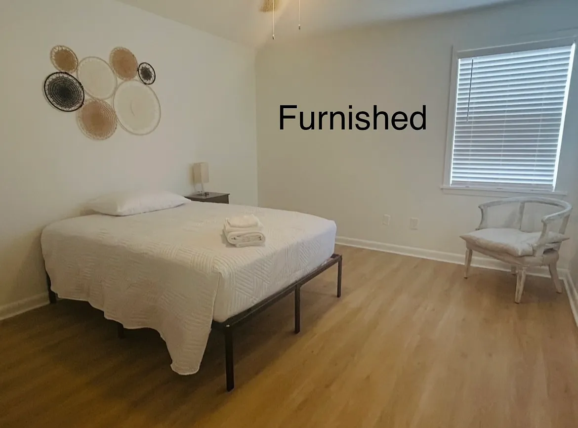 6 bed, 2296 sqft, $6,900 — Photo 1
