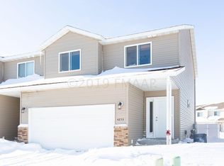 4253 Estate Dr S, Fargo, ND 58104