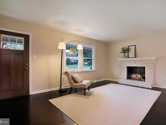 4th image of 10833 Oak Valley Dr
