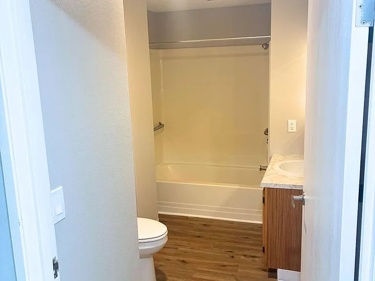 Vibrant City Living at Tower Lofts, Sidney — Photo 22