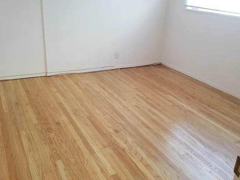 1533 3rd Ave — Photo 21