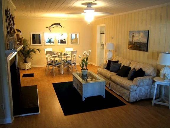 Living Room/Dining Room