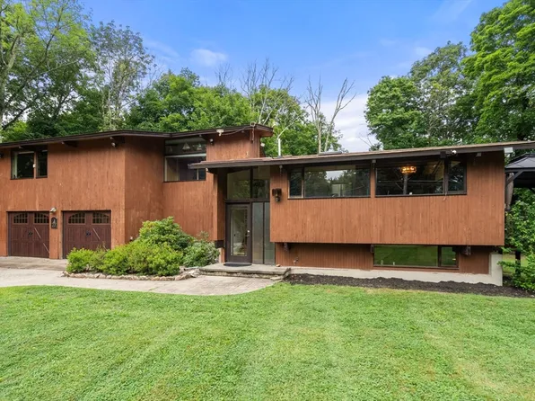 74 East St, Sharon, MA 02067