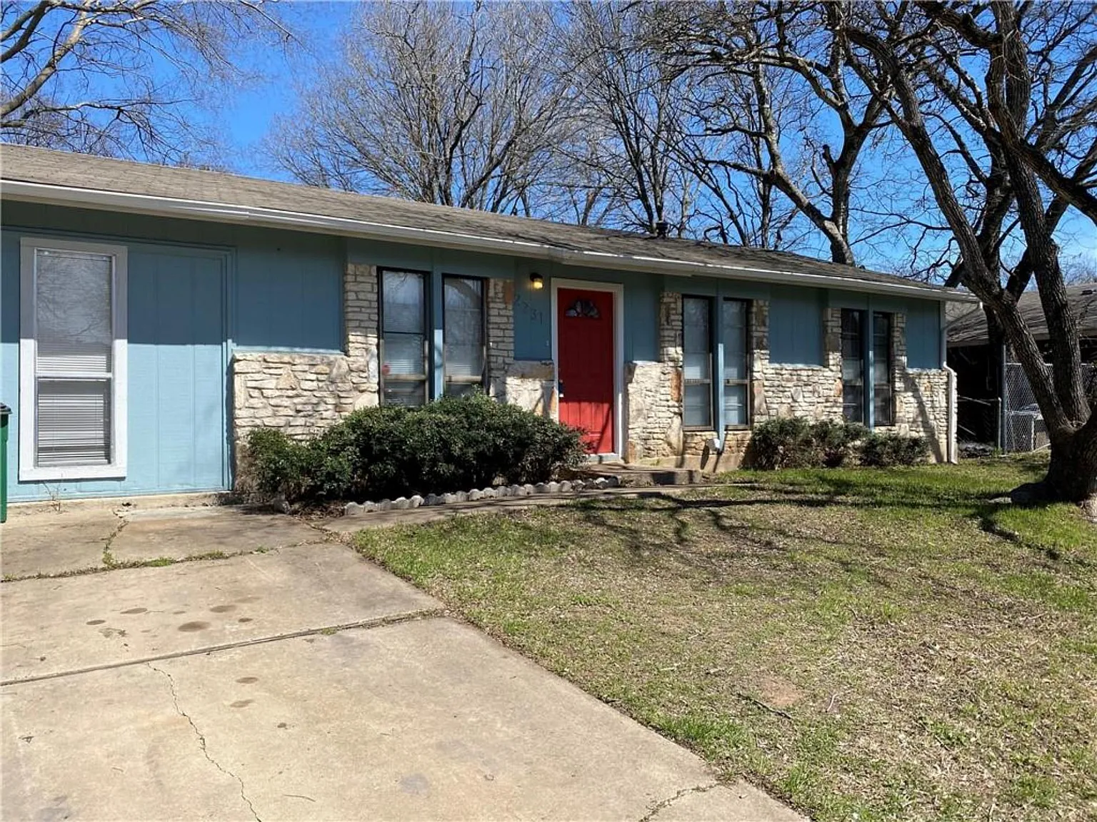 4 bed, 2.0 bath, 1353 sqft, $1,725 — Photo 3