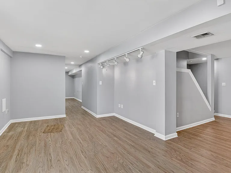 4315 Castletower Ct — Photo 21