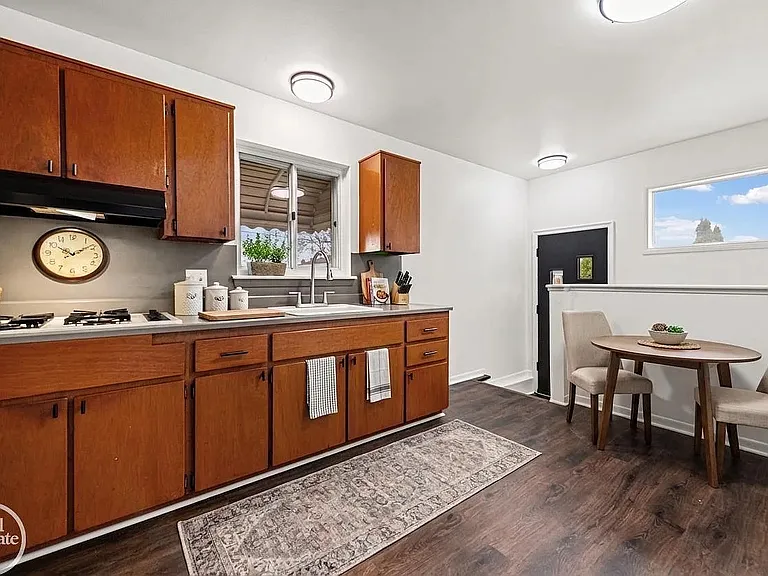 26627 Norma Ave — Photo 3
