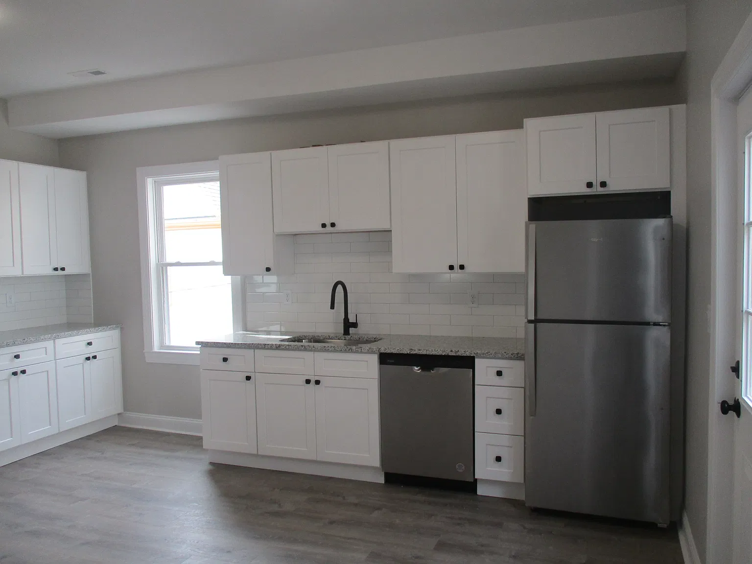 3 bed, 1100 sqft, $3,500 — Photo 1
