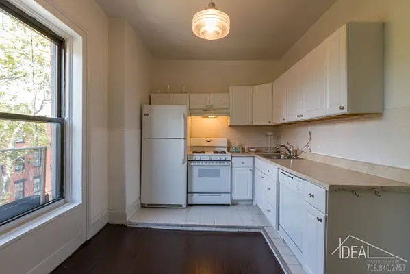 Rented by Ideal Properties Group | media 19