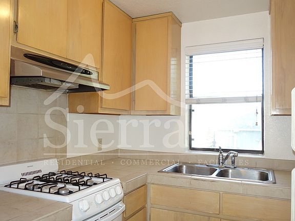 3rd image of 605 Coronel Pl APT C