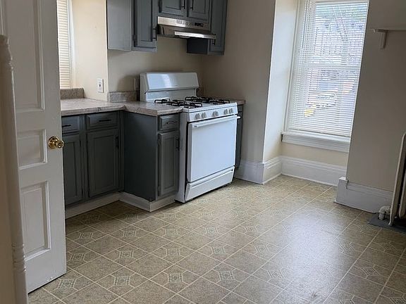 3rd image of 450 S 18th St Floor 3