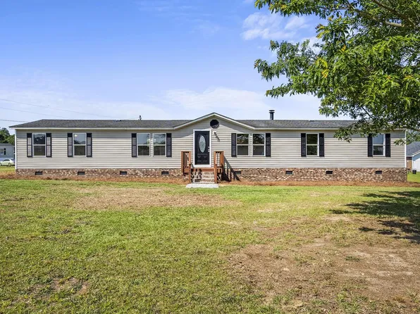 1547 Union Grove Church Rd, Dunn, NC 28334