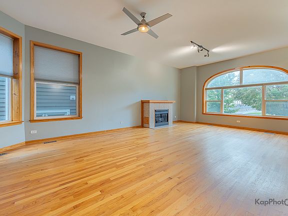 4th image of 6126 S University Ave #1