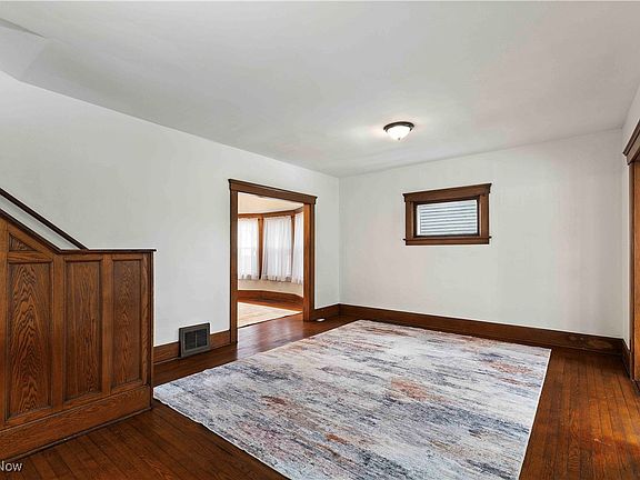 3rd image of 337 Kenyon Ave