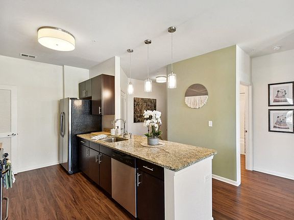 5th image of 2703 Showplace Dr #2663-303