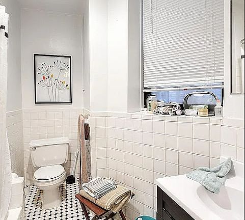 5th image of 409 W 48th St APT 1RW