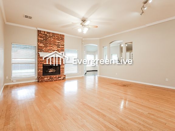 5th image of 16904 Gladstone Cir