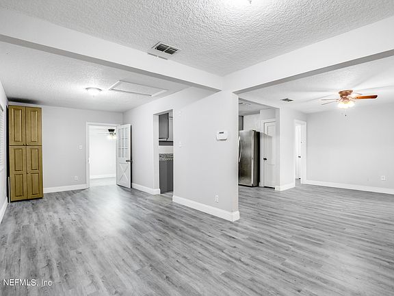 5th image of 3036 FOREST Boulevard