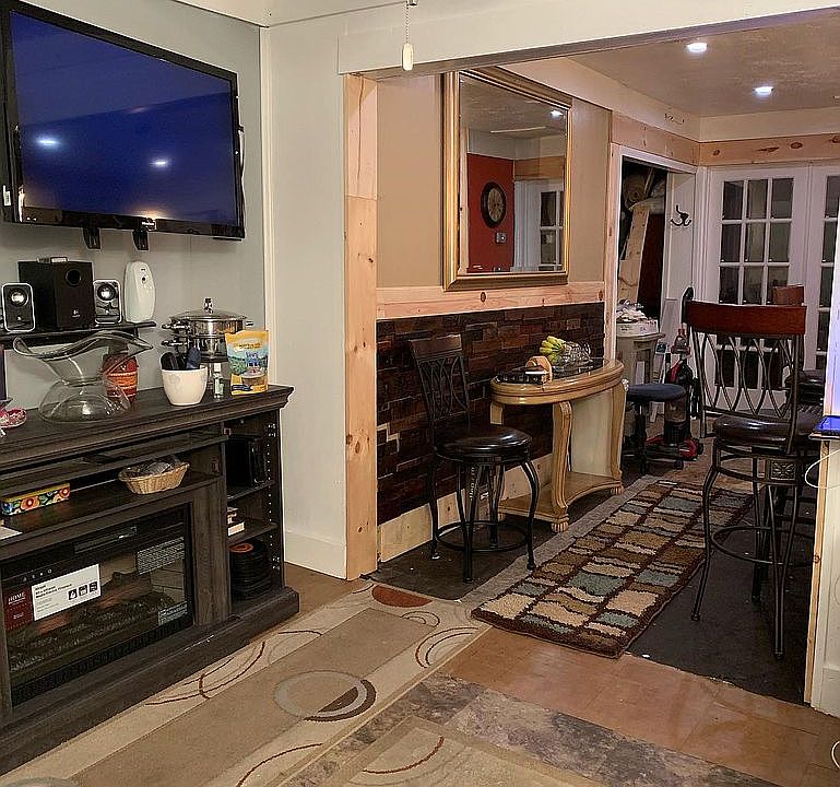  Balsa-wood knotty pine trim