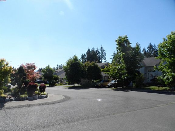 5th image of 19510 75th Ave E