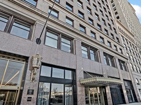 330 S Michigan Ave APT 2004, Chicago, IL 60604