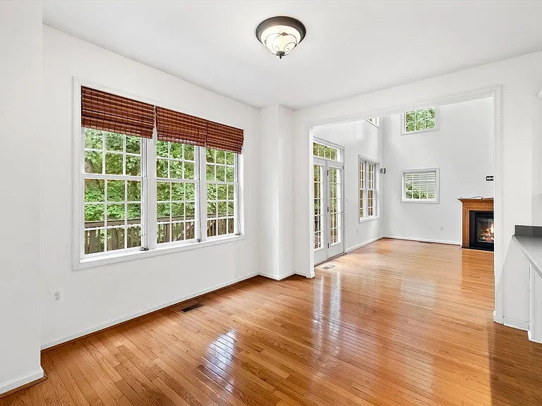 4107 Lakeview Pkwy — Photo 16