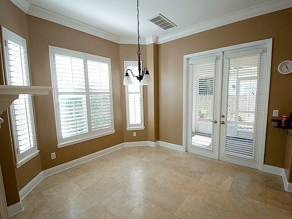 3rd image of 3110 W Fielder St