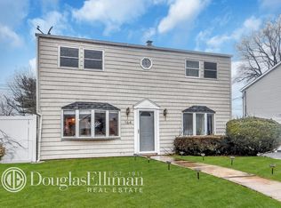 164 Ranch Ln, Levittown, NY 11756