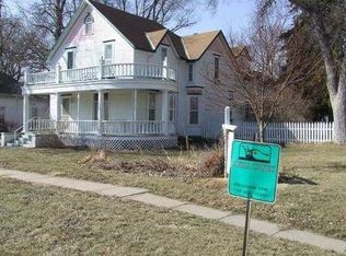 541 N Seward St, Red Cloud, NE 68970