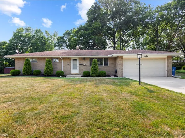 5139 Evergreen Dr, North Olmsted, OH 44070