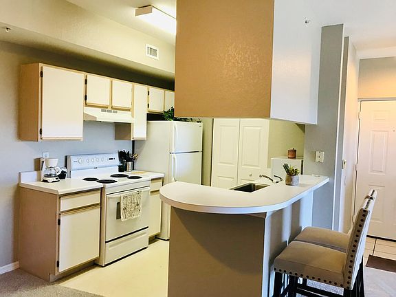 2nd image of 6481 Aragon Way APT 305