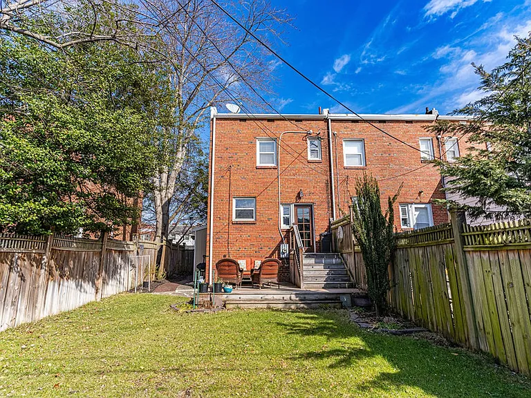 1206 Colonial Ave — Photo 36