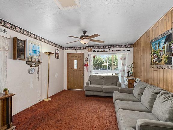 4th image of 561 E Yale Ave
