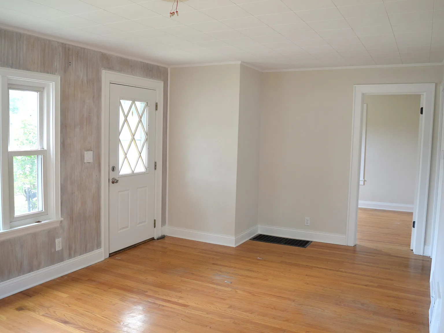 2 bed, 873 sqft, $1,895 — Photo 3