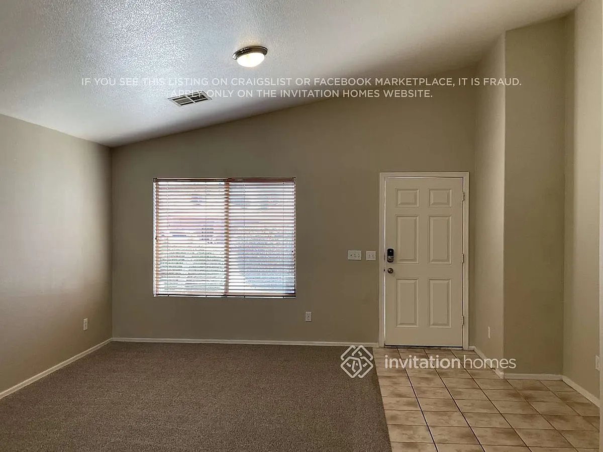 Building Photo - 954 E Pima Ave