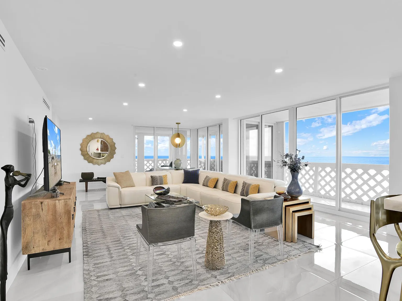 Cloister Beach Towers Condo — Photo 1
