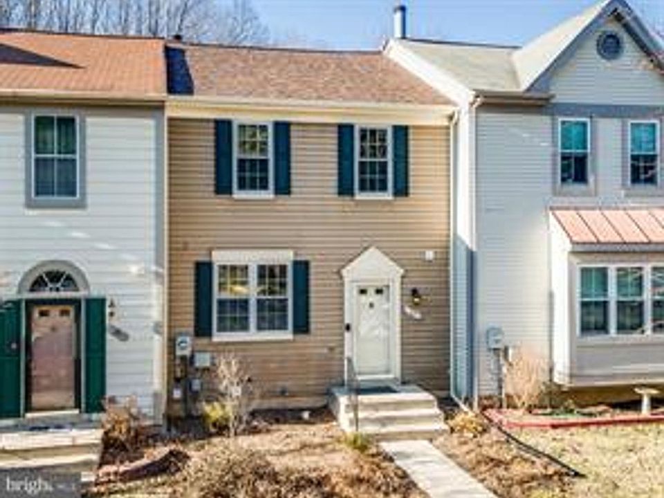 1st image of 33 Lake Park Ct #395