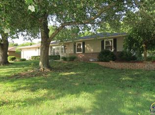 2200 SW Arvonia Pl, Topeka, KS 66614