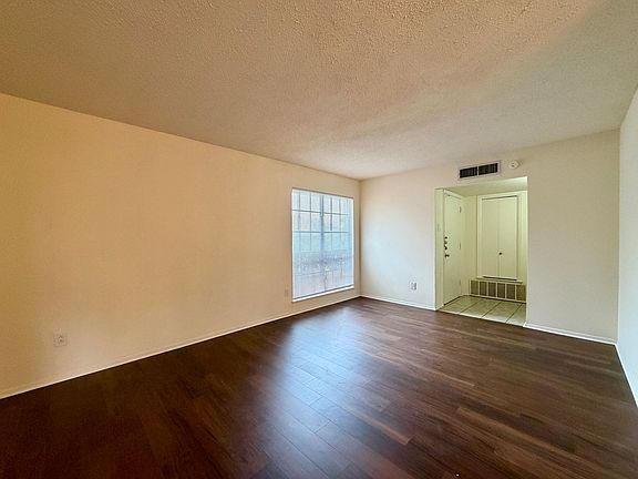 4th image of 5213 Laurel Lake Dr