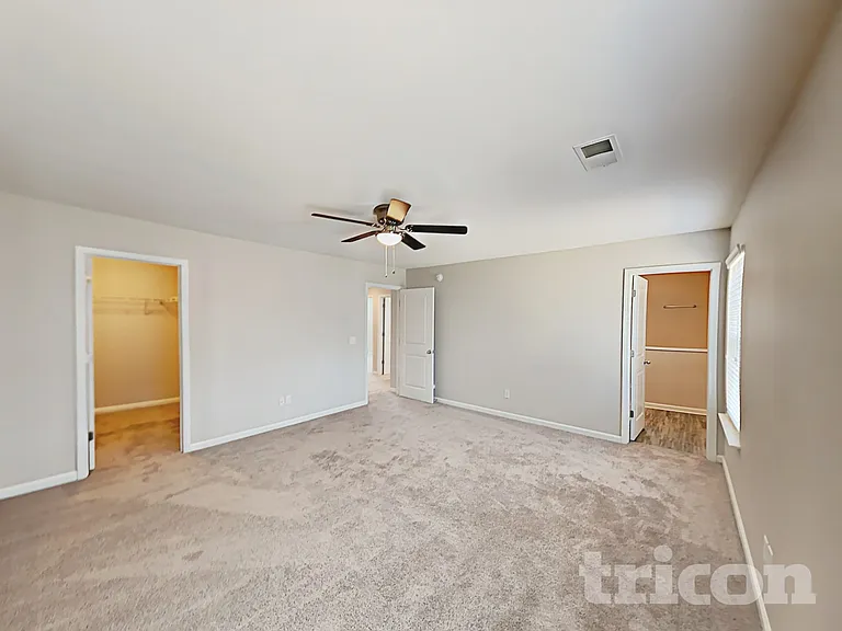 304 Longfellows Ln — Photo 5