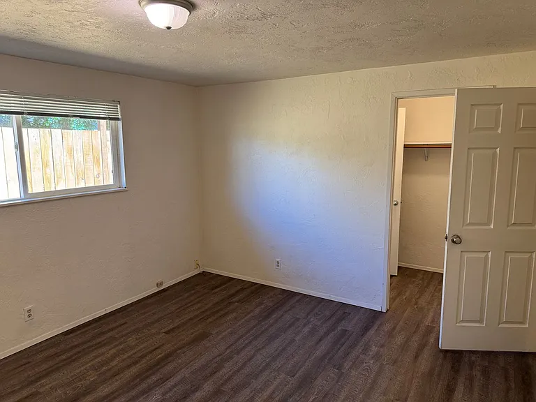 1739 Rainbow Loop — Photo 15