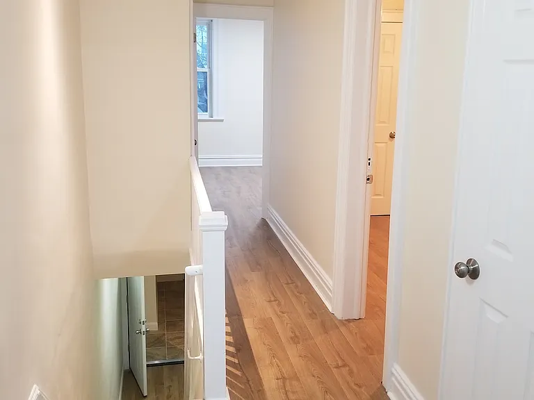 92 31st Ave — Photo 3