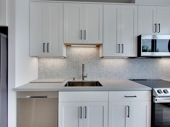 5th image of 635 Fulton St #9